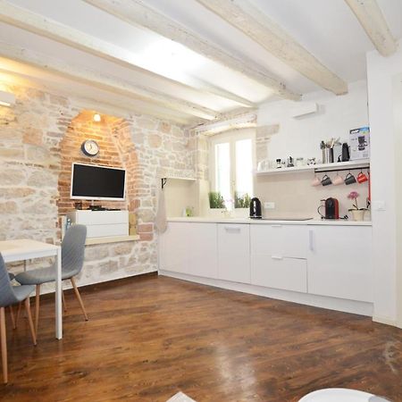 Pisinium Apartment Rovinj Ngoại thất bức ảnh